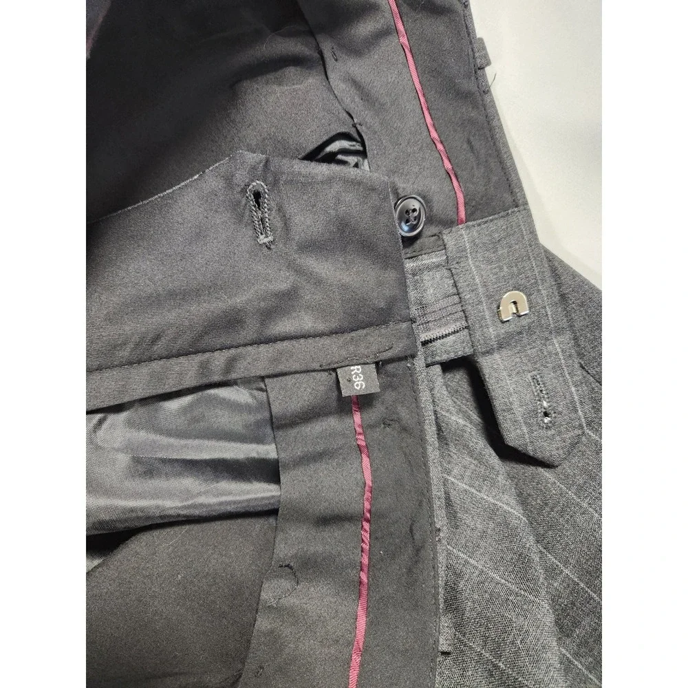 VINTAGE Woolmark 100% Wool Mens Pinstripe Gray Slacks Trousers 36R Pleated Front